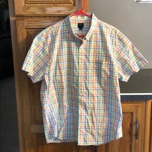 Short sleeve button down